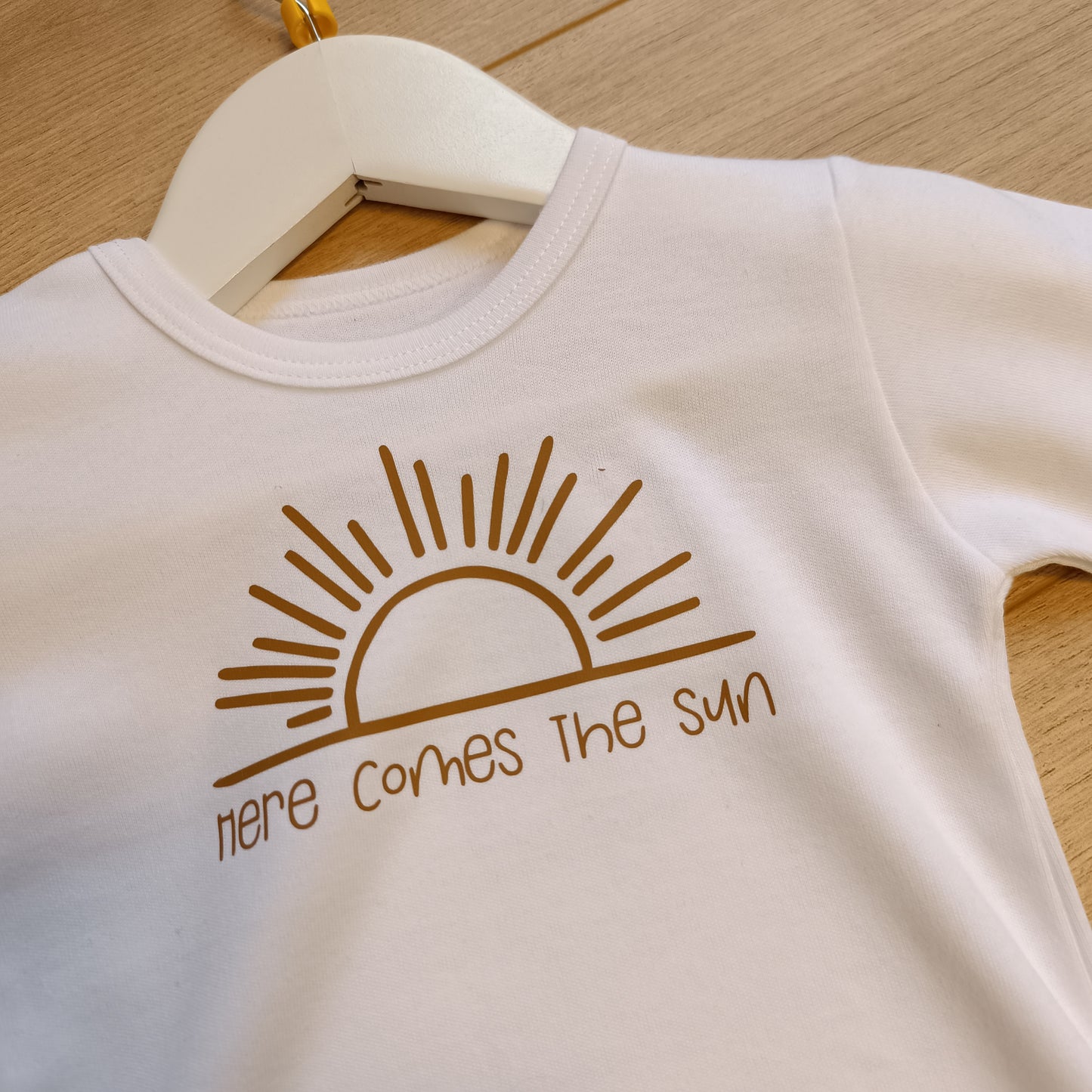 OUTLET Longsleeve here comes the sun