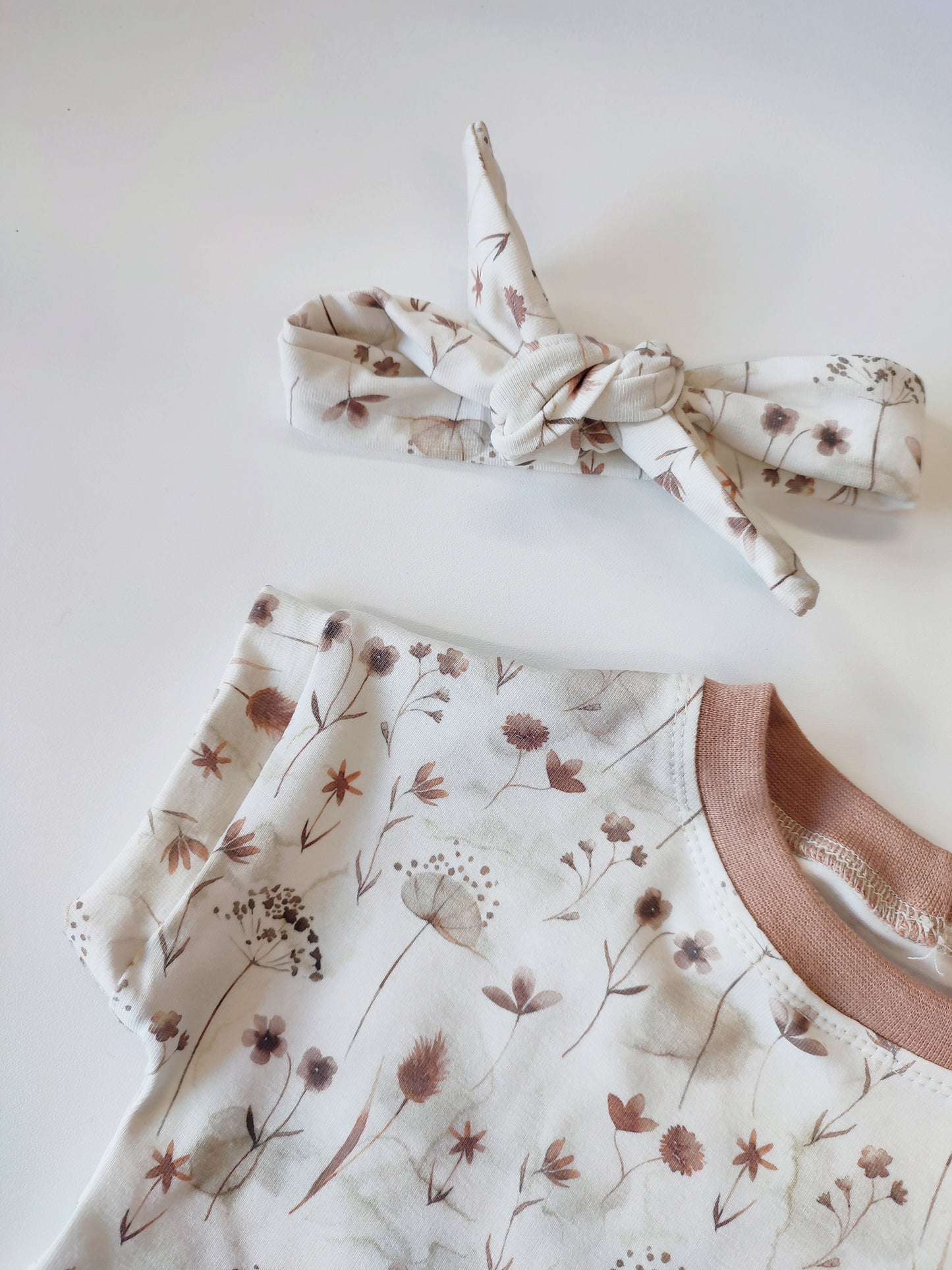 Baby jurk droogbloemen